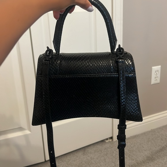 SOLD WOMEN'S HOURGLASS SMALL HANDBAG CROCODILE EMBOSSED IN BLACK - Picture 5 of 15